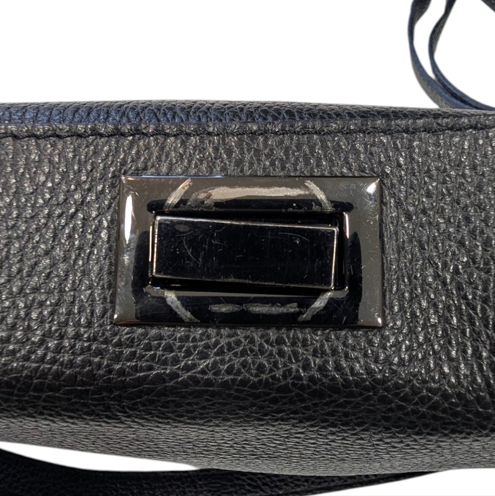 Viola Castellani Italian grain leather crossbody bag W 3 Inside pockets. 11X7x5 - Picture 6 of 16